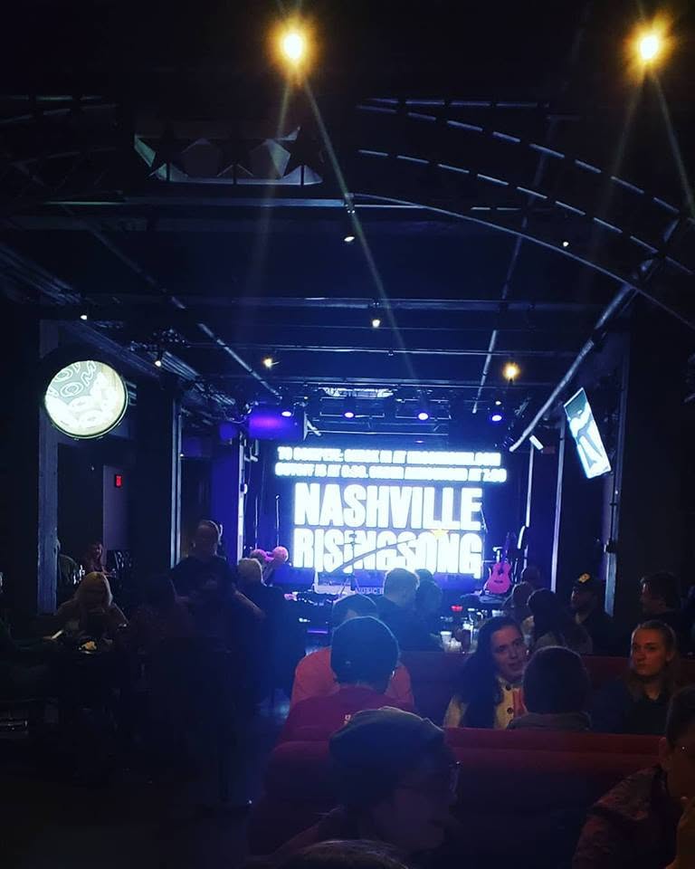 A full room of fans before the show starts
